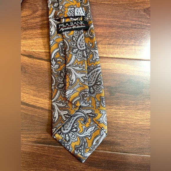 Jos. A. Bank Gold and Gray Paisley Silk Tie - Picture 3 of 10
